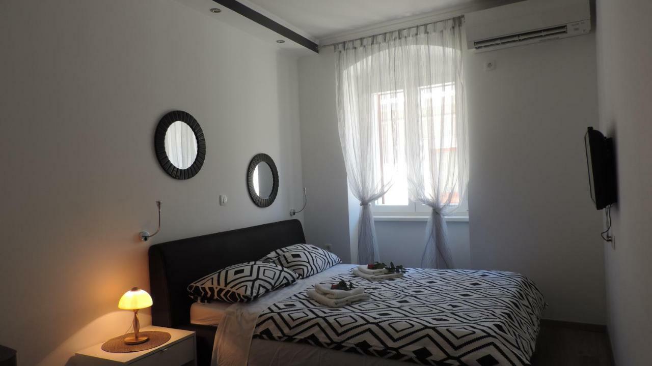 Apartment & Room Ivan Sibenik Exterior photo